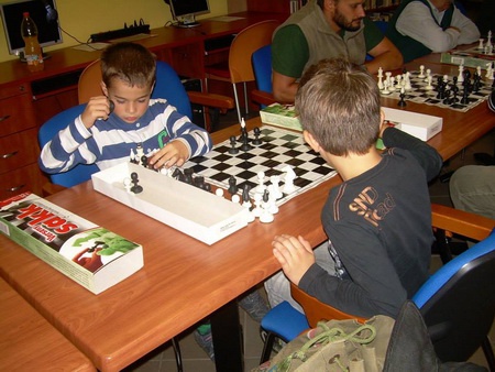 matt_az_unalom_ellen.jpg2_resize_450