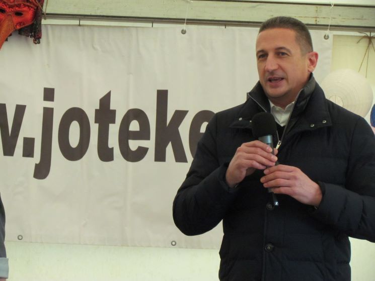 img_6437_745_745 img_6437_745_745